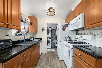 20146 Cohasset #11, Winnetka, CA 91306 - Photo 13