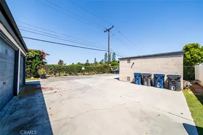 7802 Holt Dr, Huntington Beach, CA 92647 - Photo 15