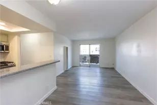 327 Chestnut Ave, Long Beach, CA 90802 - Photo 3