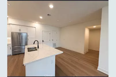 414 Main St Unit 210, Huntington Beach, CA 92648 - Photo 3