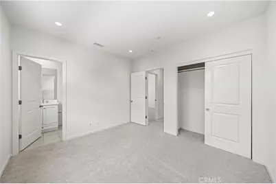 112 Newburry, Irvine, CA 92618 - Photo 23