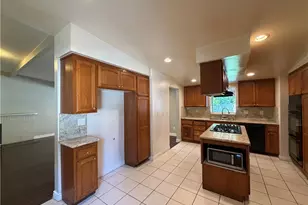 7741 Zelzah, Reseda, CA 91335 - Photo 5