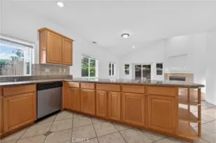 113 E Bonita Dr, Simi Valley, CA 93065 - Photo 17