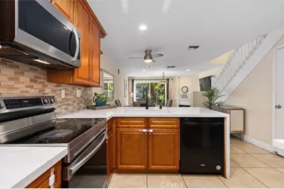 223 Pineview, Irvine, CA 92620 - Photo 15