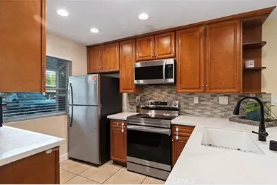 223 Pineview, Irvine, CA 92620 - Photo 13