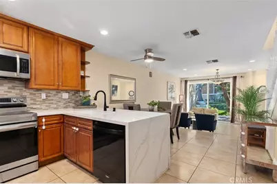 223 Pineview, Irvine, CA 92620 - Photo 3
