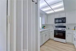 8877 Tulare, Huntington Beach, CA 92646 - Photo 15