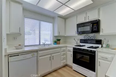 8877 Tulare #313-B, Huntington Beach, CA 92646 - Photo 17