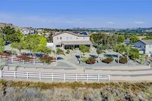 17465 Fairbreeze, Riverside, CA 92504 - Photo 7