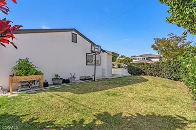 195 Broadway, Costa Mesa, CA 92627 - Photo 15