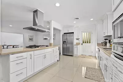 195 Broadway, Costa Mesa, CA 92627 - Photo 5