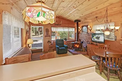 513 Cedar Ln, Sugarloaf, CA 92386 - Photo 9