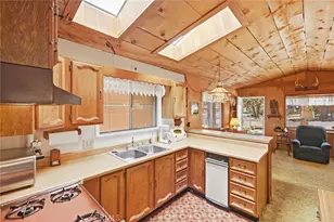 513 Cedar Ln, Sugarloaf, CA 92386 - Photo 11