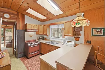 513 Cedar Ln, Sugarloaf, CA 92386 - Photo 7