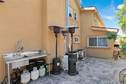 370 S Yorkshire, Anaheim, CA 92808 - Photo 15