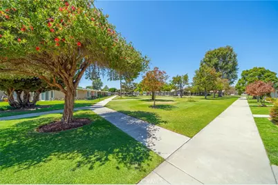 1681 Tam O Shanter Road #M12 10H, Seal Beach, CA 90740 - Photo 3