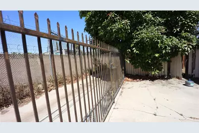 1125 E Salt Lake Street, Long Beach, CA 90806 - Photo 15