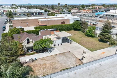 17066 Palmdale, Huntington Beach, CA 92647 - Photo 3