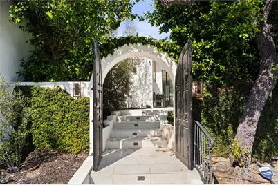 912 Honeywood Rd, Los Angeles, CA 90049 - Photo 63