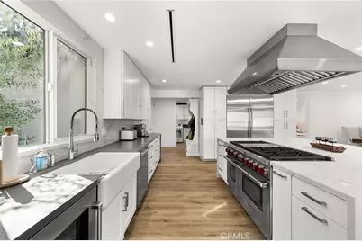 912 Honeywood Rd, Los Angeles, CA 90049 - Photo 13