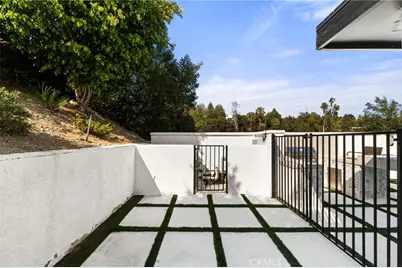 912 Honeywood Rd, Los Angeles, CA 90049 - Photo 53