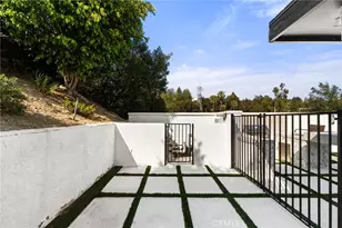 912 Honeywood Rd, Los Angeles, CA 90049 - Photo 53