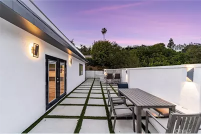 912 Honeywood Rd, Los Angeles, CA 90049 - Photo 59