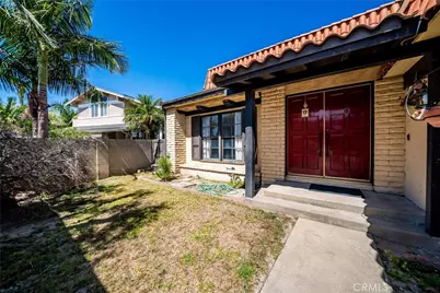 8111 Dartmoor Dr, Huntington Beach, CA 92646 - Photo 7