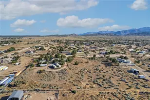 8908 Wilson Ranch Rd, Phelan, CA 92371 - Photo 35