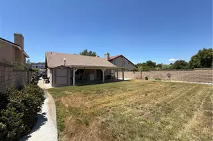 25420 Sheffield Ln, Saugus, CA 91350 - Photo 23