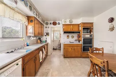 18333 Jacaranda Street, Fountain Valley, CA 92708 - Photo 13