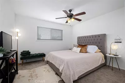 20852 Lancelot Lane, Huntington Beach, CA 92646 - Photo 17