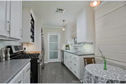 8136 Garden Grove, Reseda, CA 91335 - Photo 3