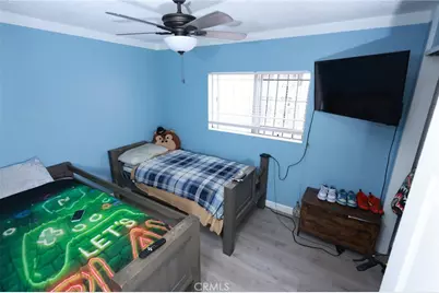 10323 Hickory, Los Angeles, CA 90002 - Photo 25