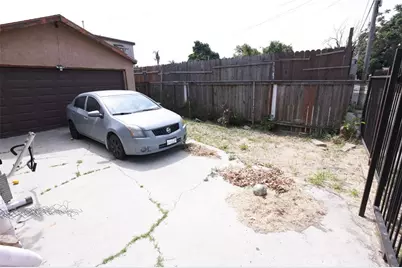 10323 Hickory, Los Angeles, CA 90002 - Photo 37