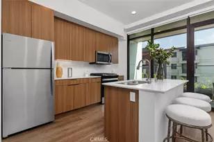 709 E Walnut St, Pasadena, CA 91101 - Photo 13
