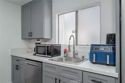 2803 S Fairview #C, Santa Ana, CA 92704 - Photo 9