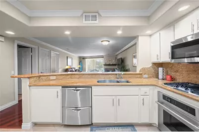 200 Pacific Coast #M-9, Huntington Beach, CA 92648 - Photo 7