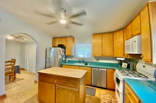 5971 Rose Ellen, 29 Palms MCB, CA 92277 - Photo 9