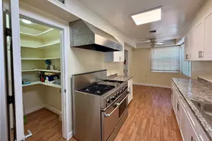 543 E Comstock, Glendora, CA 91741 - Photo 11