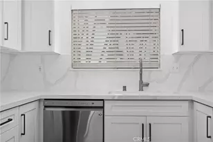 372 Villa Point Dr, Newport Beach, CA 92660 - Photo 15