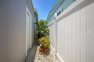 16421 Poipu Ln, Huntington Beach, CA 92649 - Photo 37
