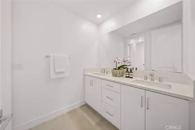 608 Chinon, Irvine, CA 92618 - Photo 35