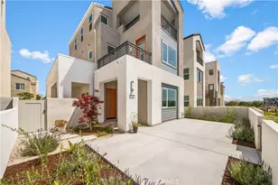 608 Chinon, Irvine, CA 92618 - Photo 3