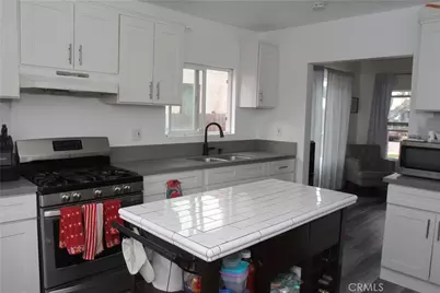 818 S Sloan, Compton, CA 90221 - Photo 3