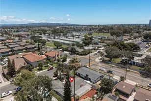 2107 Pomona, Costa Mesa, CA 92627 - Photo 31