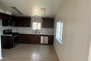327 W Wilson Street, Costa Mesa, CA 92627 - Photo 5