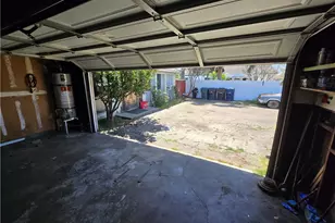 15542 Cabot Cir, Huntington Beach, CA 92647 - Photo 33