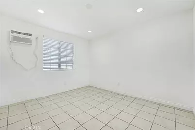 400 W 109th, Los Angeles, CA 90061 - Photo 15