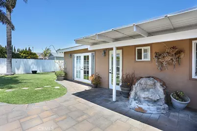 8841 Jarrett, Huntington Beach, CA 92647 - Photo 3